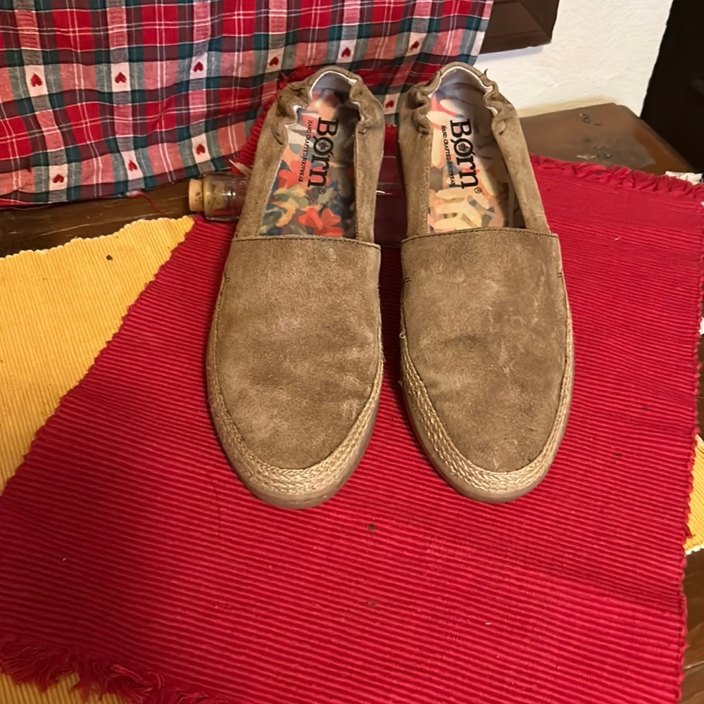 Born suede Casteries leather shoes elastic in heel for adjustable fit sz 8.5 med